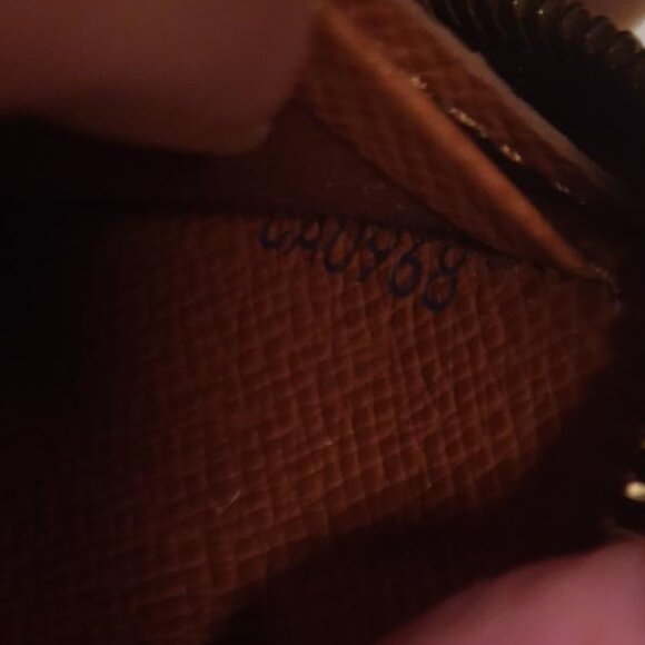 Louis Vuitton Monogram Zippy Wallet - Picture 15 of 15